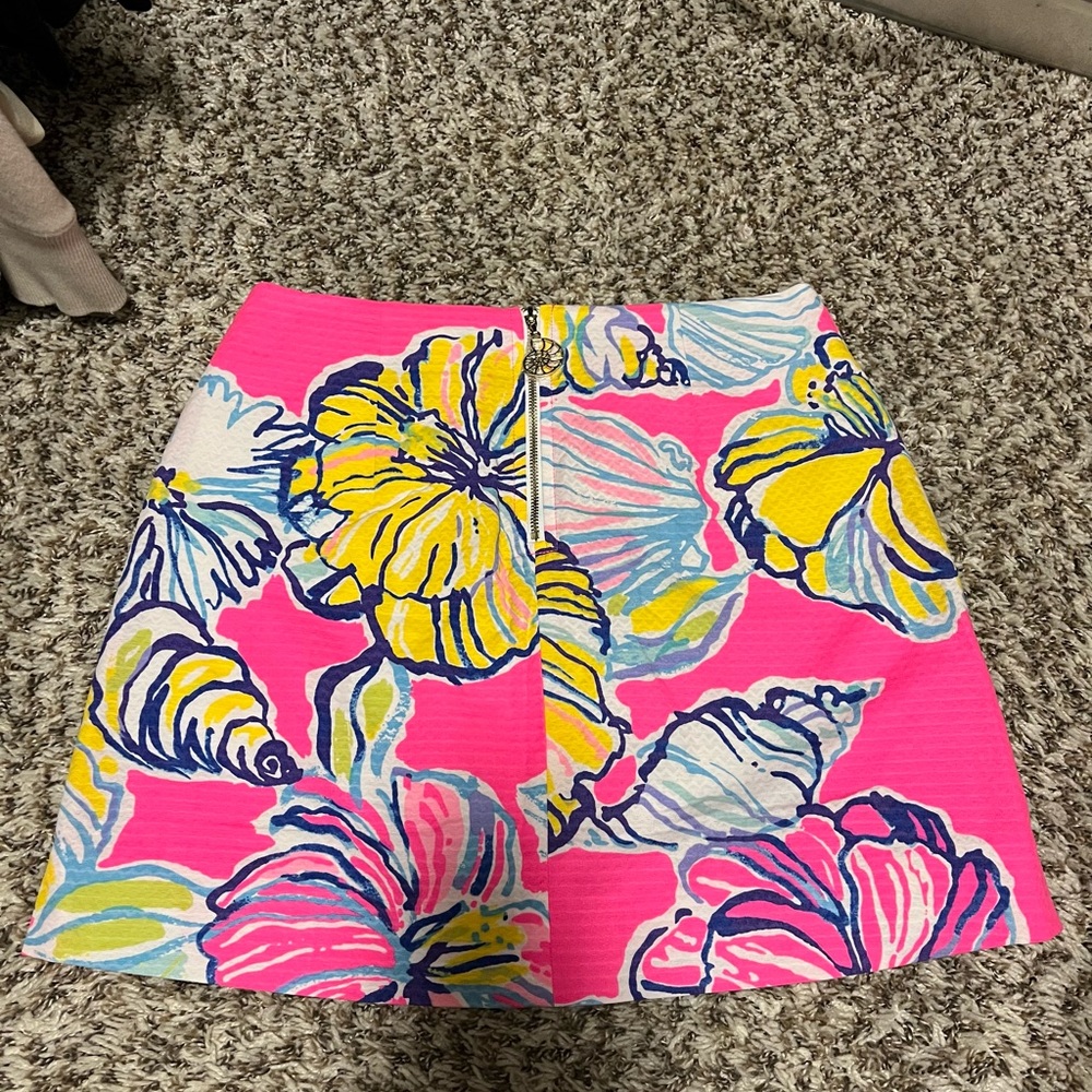 Lilly Pulitzer skort - Picture 3 of 5